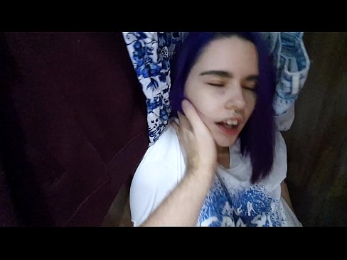 ❤️ Nire ahizpa armairuan aurkitu eta lagundu zion esperma ☑ Etxeko pornoa pornoan eu.mysexpics.ru ❌️